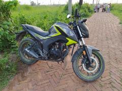 CB Hornet 160R